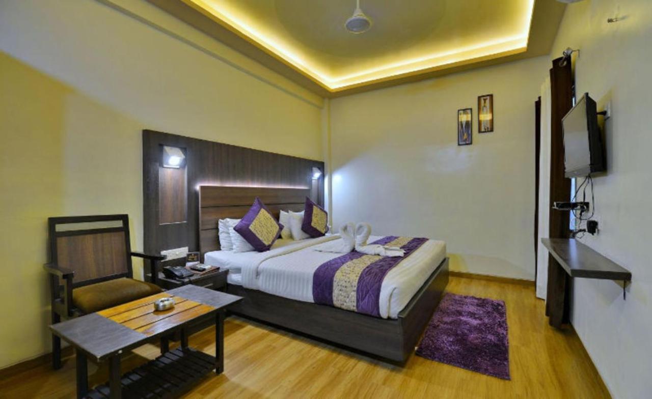Hotel Samrat Jabalpur Exterior photo