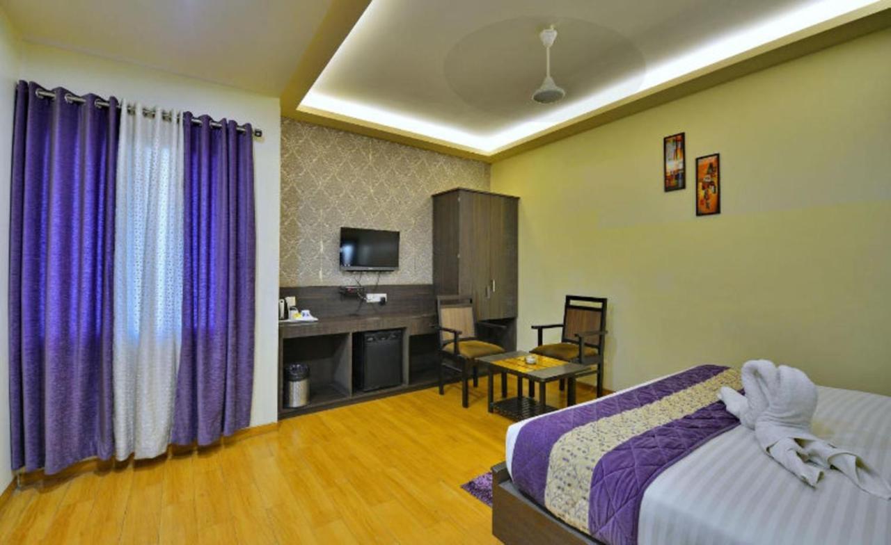 Hotel Samrat Jabalpur Exterior photo