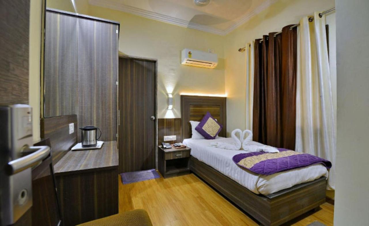 Hotel Samrat Jabalpur Exterior photo