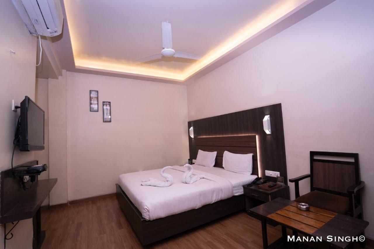 Hotel Samrat Jabalpur Exterior photo