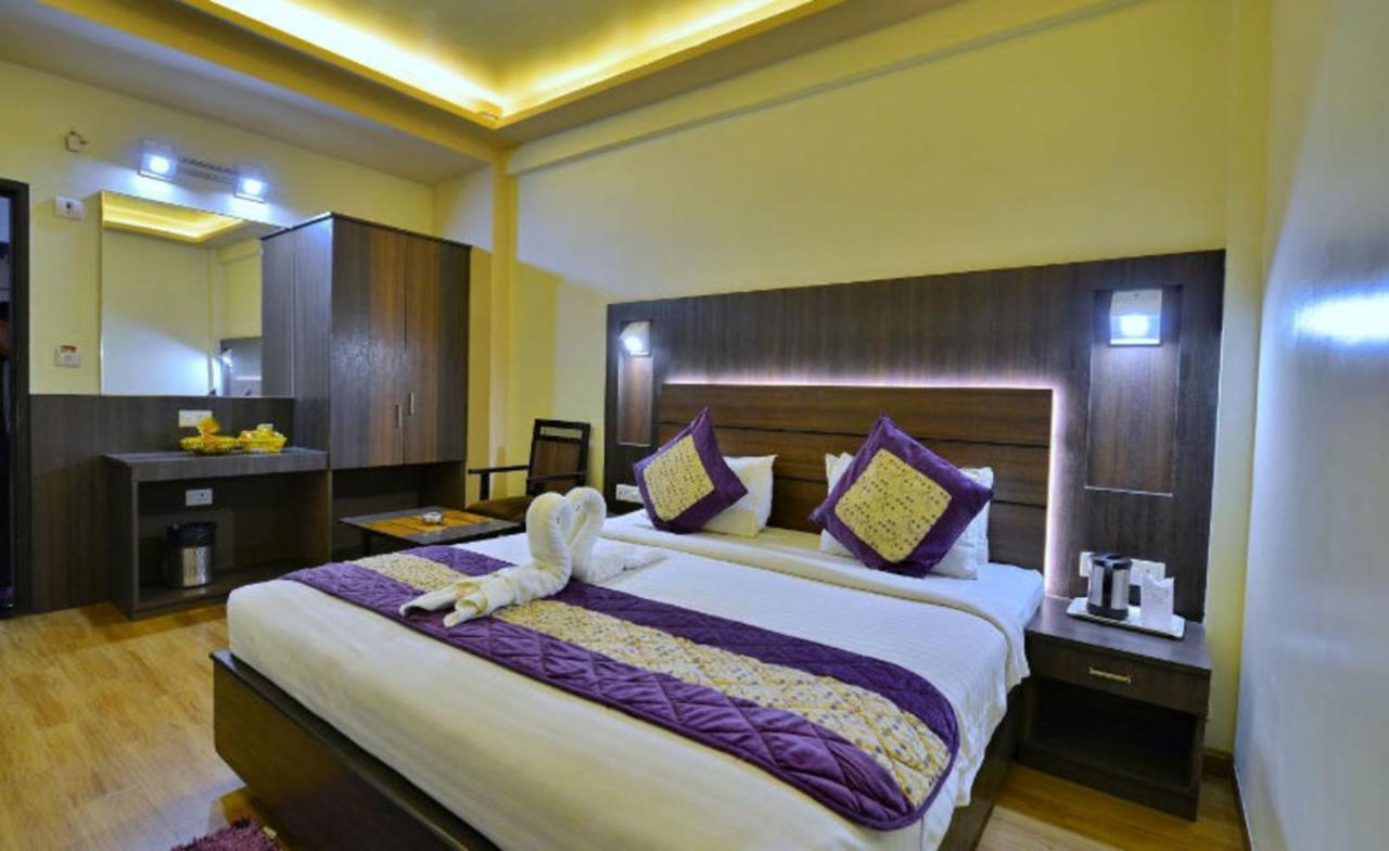 Hotel Samrat Jabalpur Exterior photo