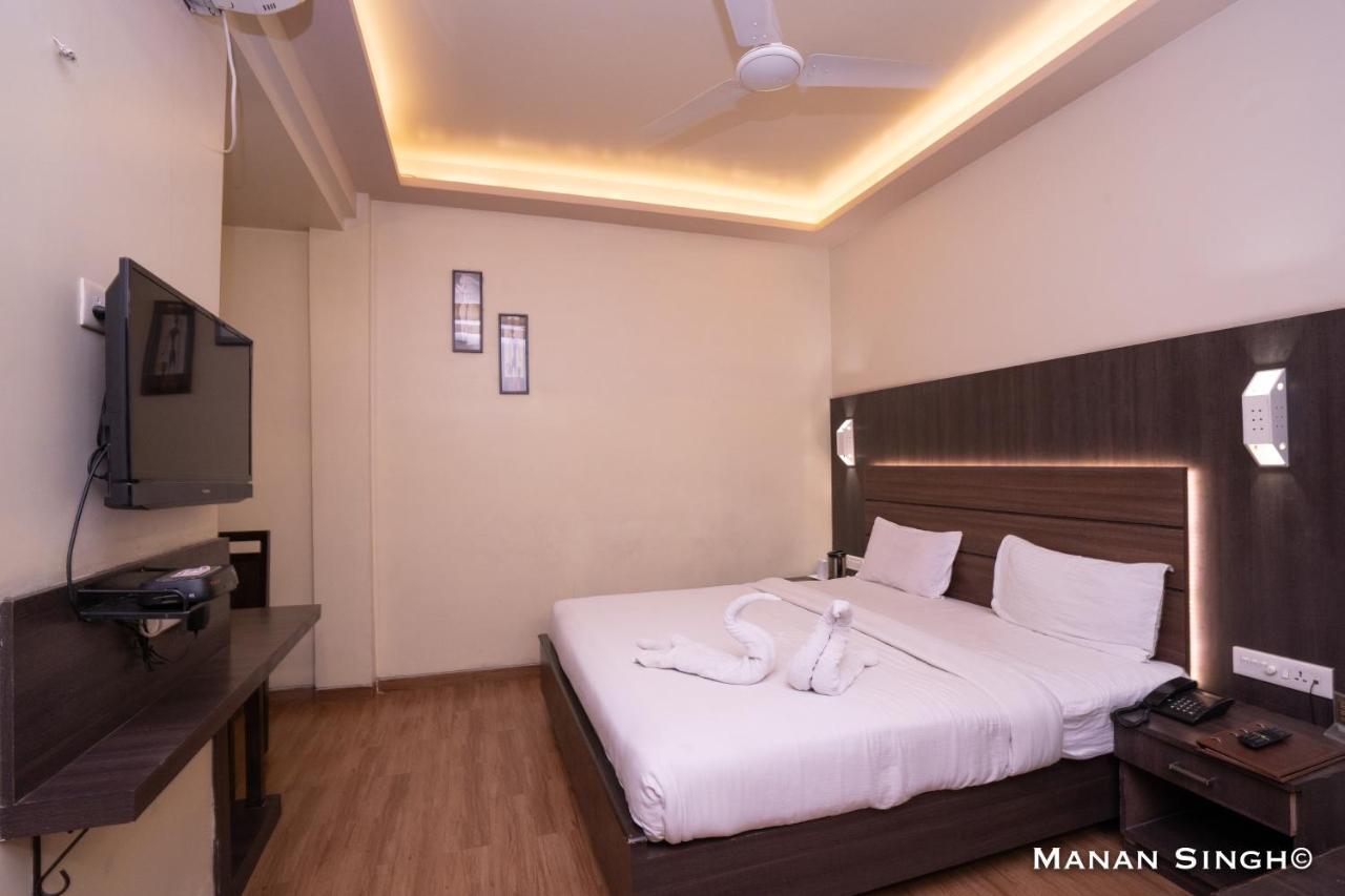 Hotel Samrat Jabalpur Exterior photo