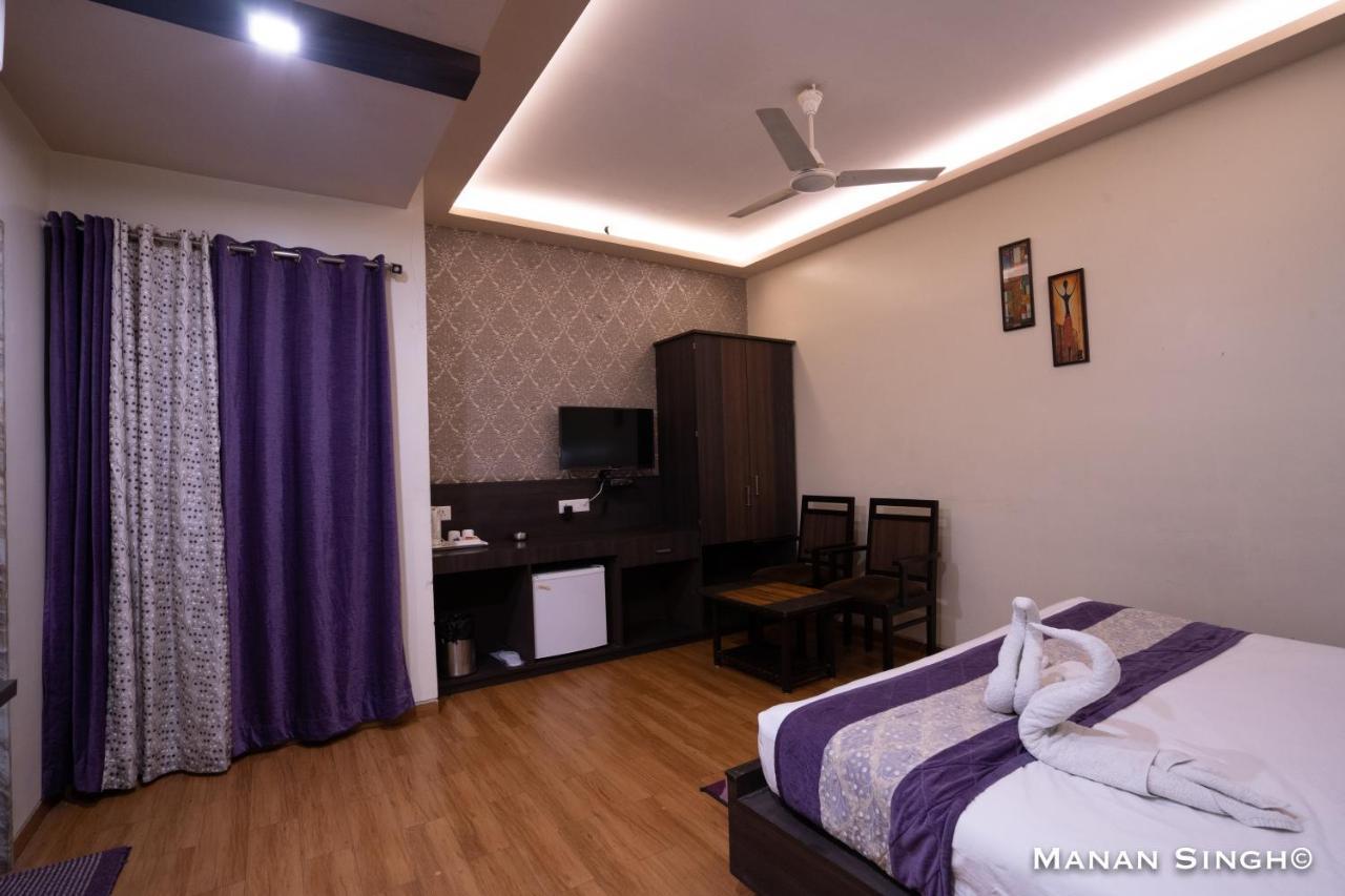 Hotel Samrat Jabalpur Exterior photo