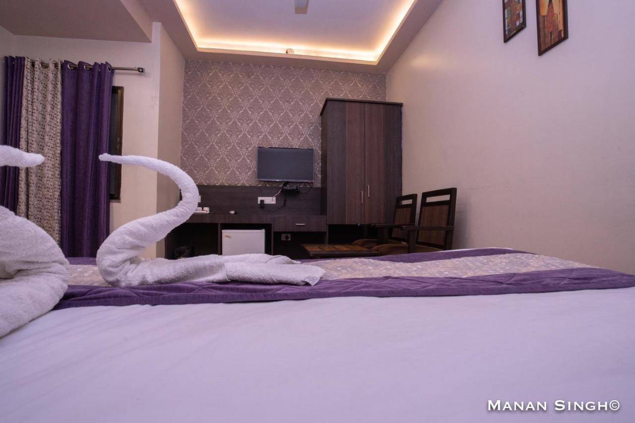 Hotel Samrat Jabalpur Exterior photo
