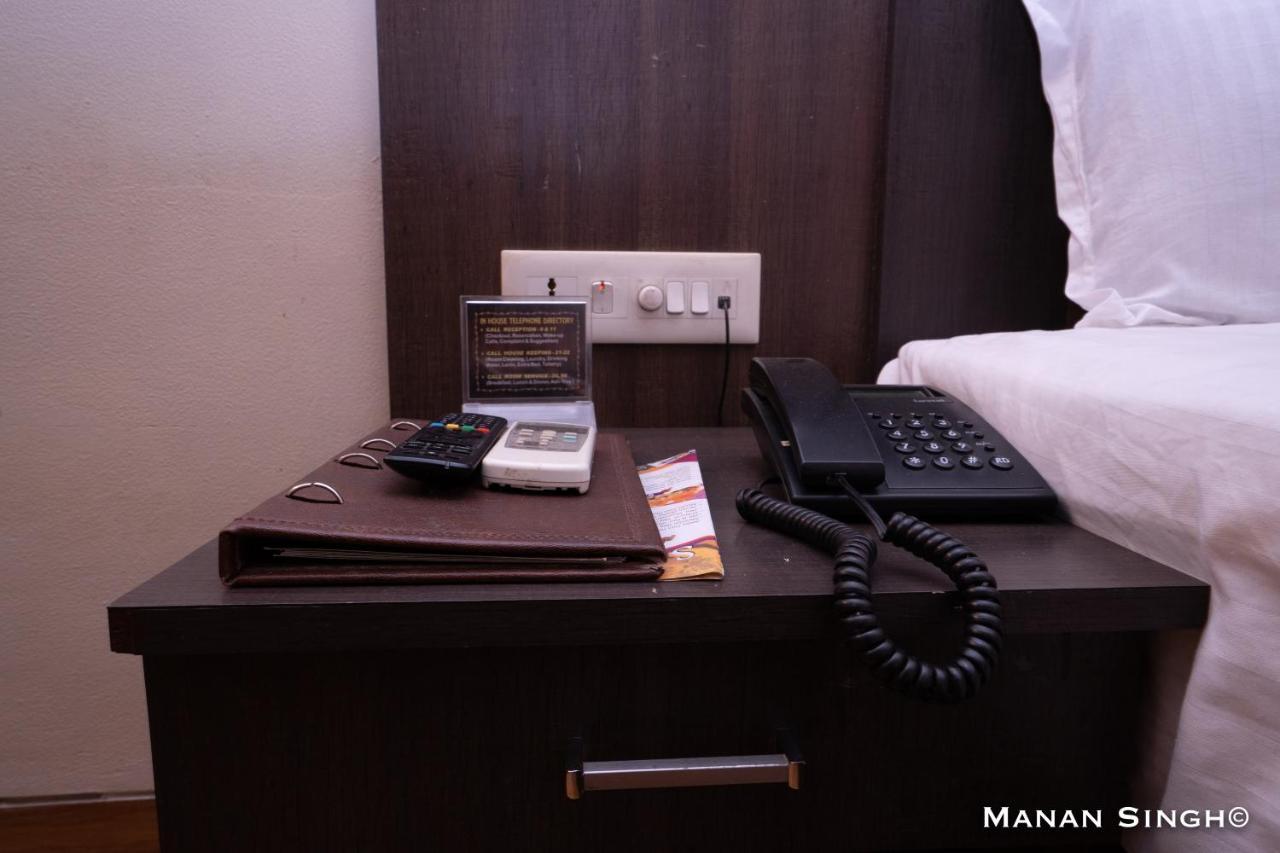 Hotel Samrat Jabalpur Exterior photo
