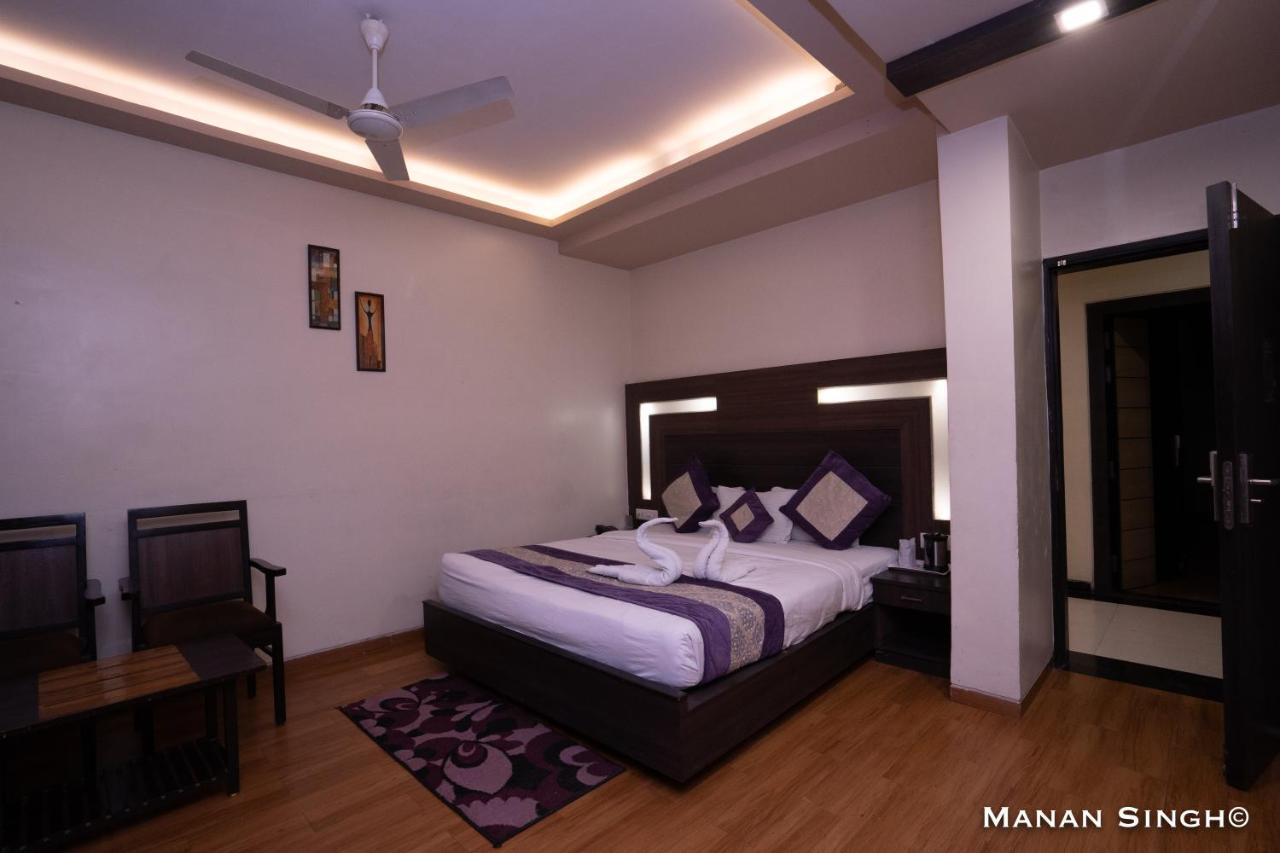 Hotel Samrat Jabalpur Exterior photo